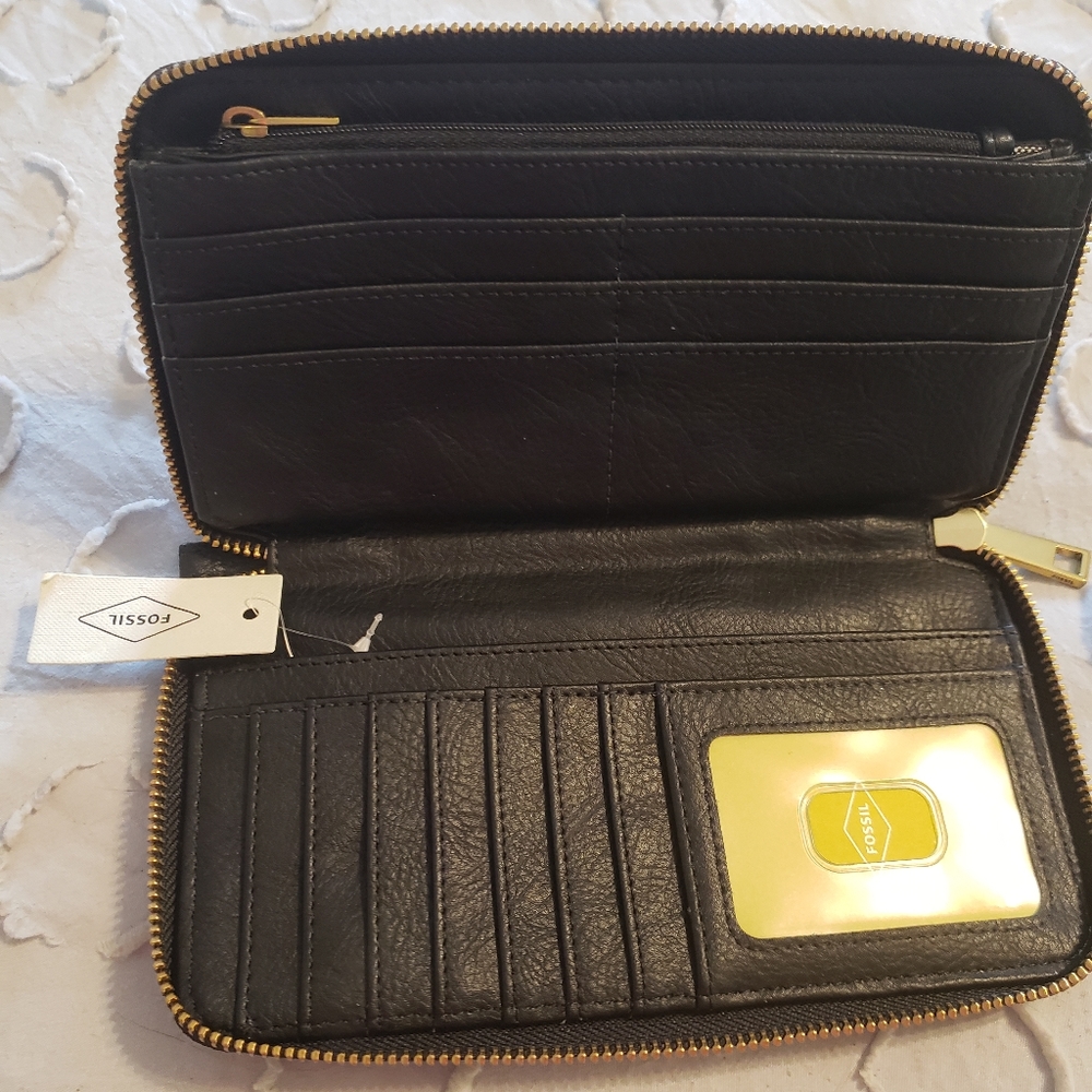 Fossil Wallet - Picture 2 of 5